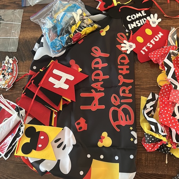 Mickey Mouse 1st birthday decorations and outfit. - Picture 6 of 7